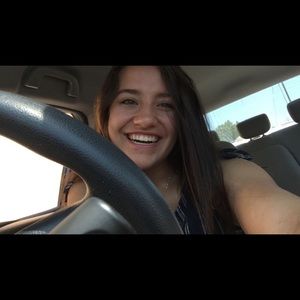 Meet your Posher, Emily